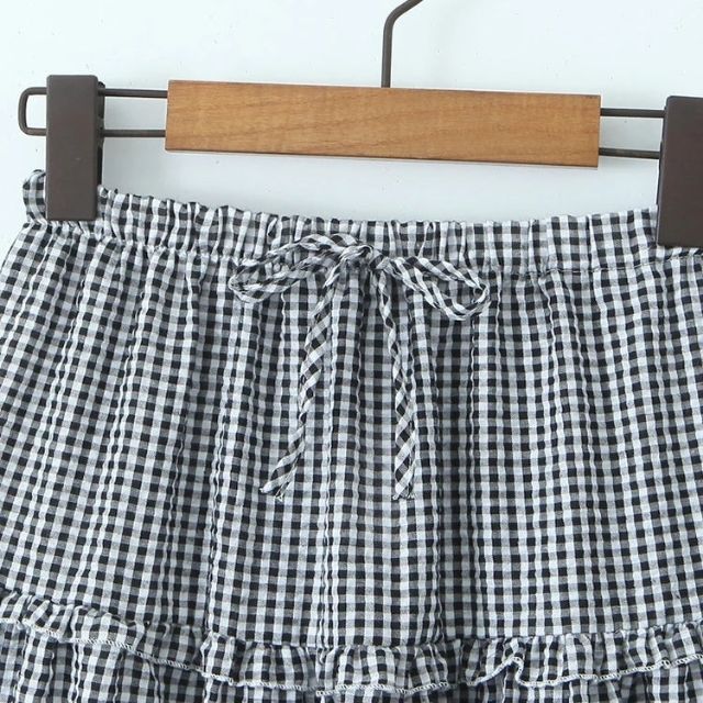Heidi-Mode | Gestuftes Gingham-Midirock mit Rüschendetail - Image 2