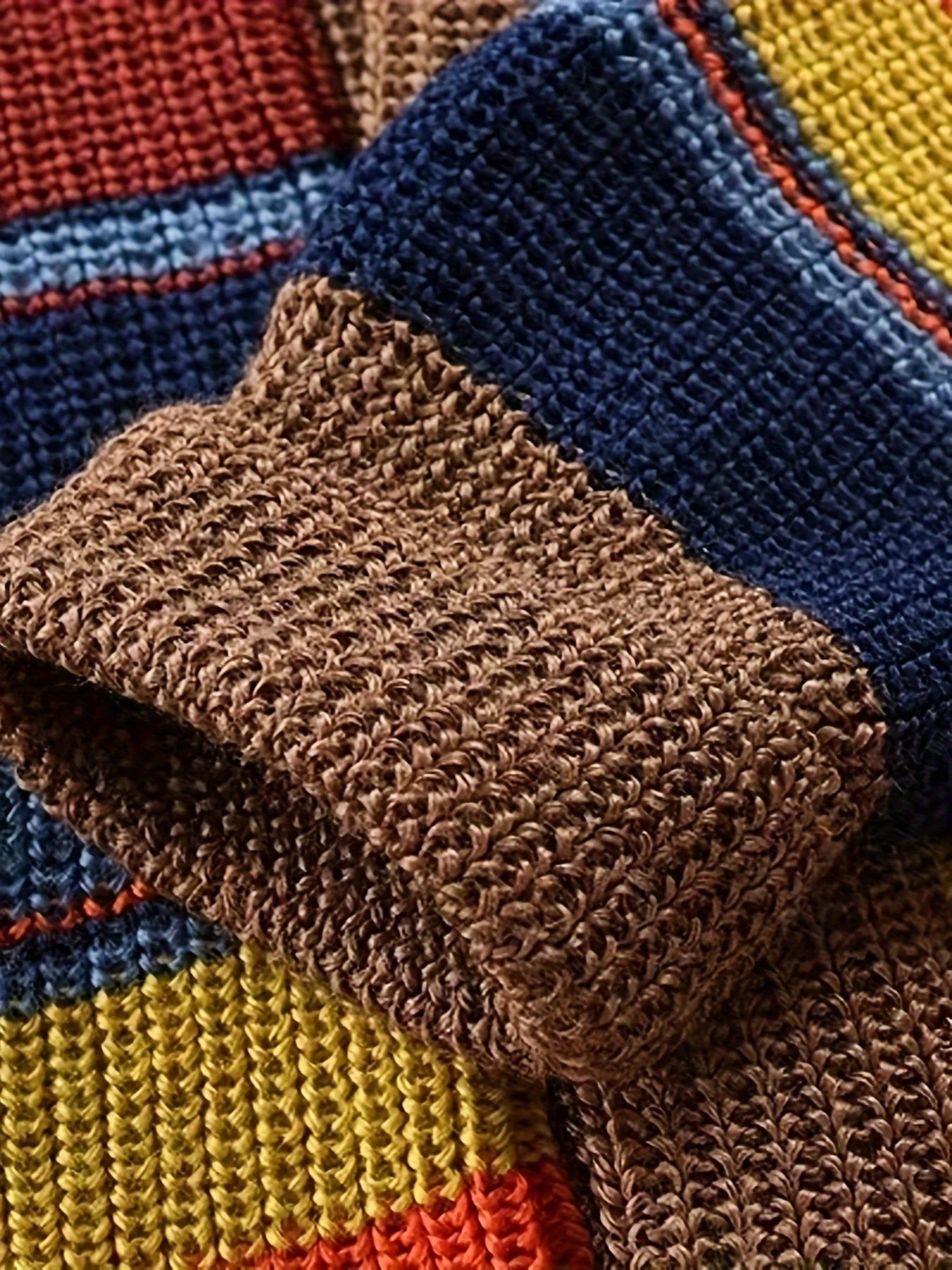 Heidi-Mode | Großer Gestrickter Herren Strickjacke mit Kontrastierenden Farben - Image 4