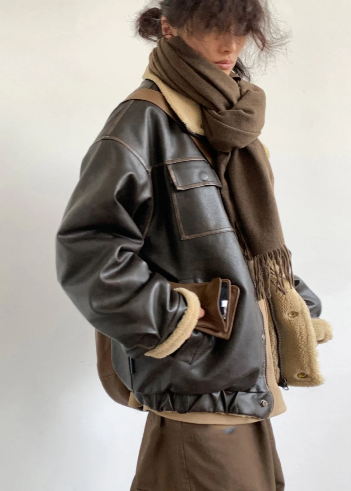 Heidi-Mode | Inspirierte Lammfleece gefütterte Lederjacke – Unisex-Stil - Image 2