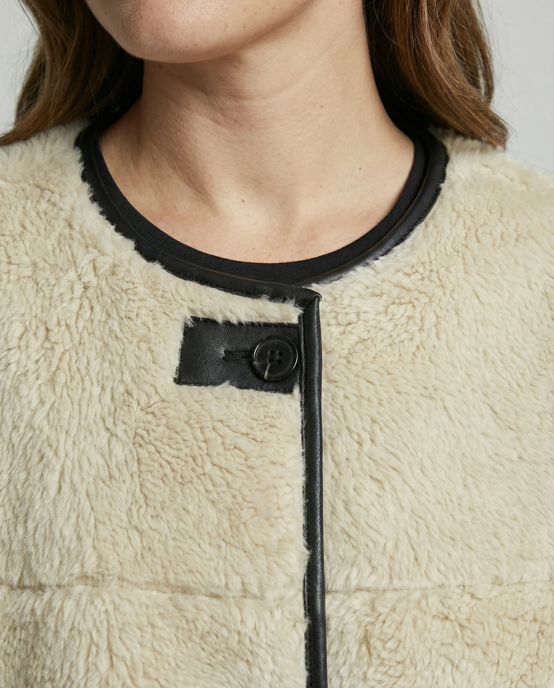 Heidi-Mode | Teddyjacke mit Knöpfen für Damen Agnes - Image 4
