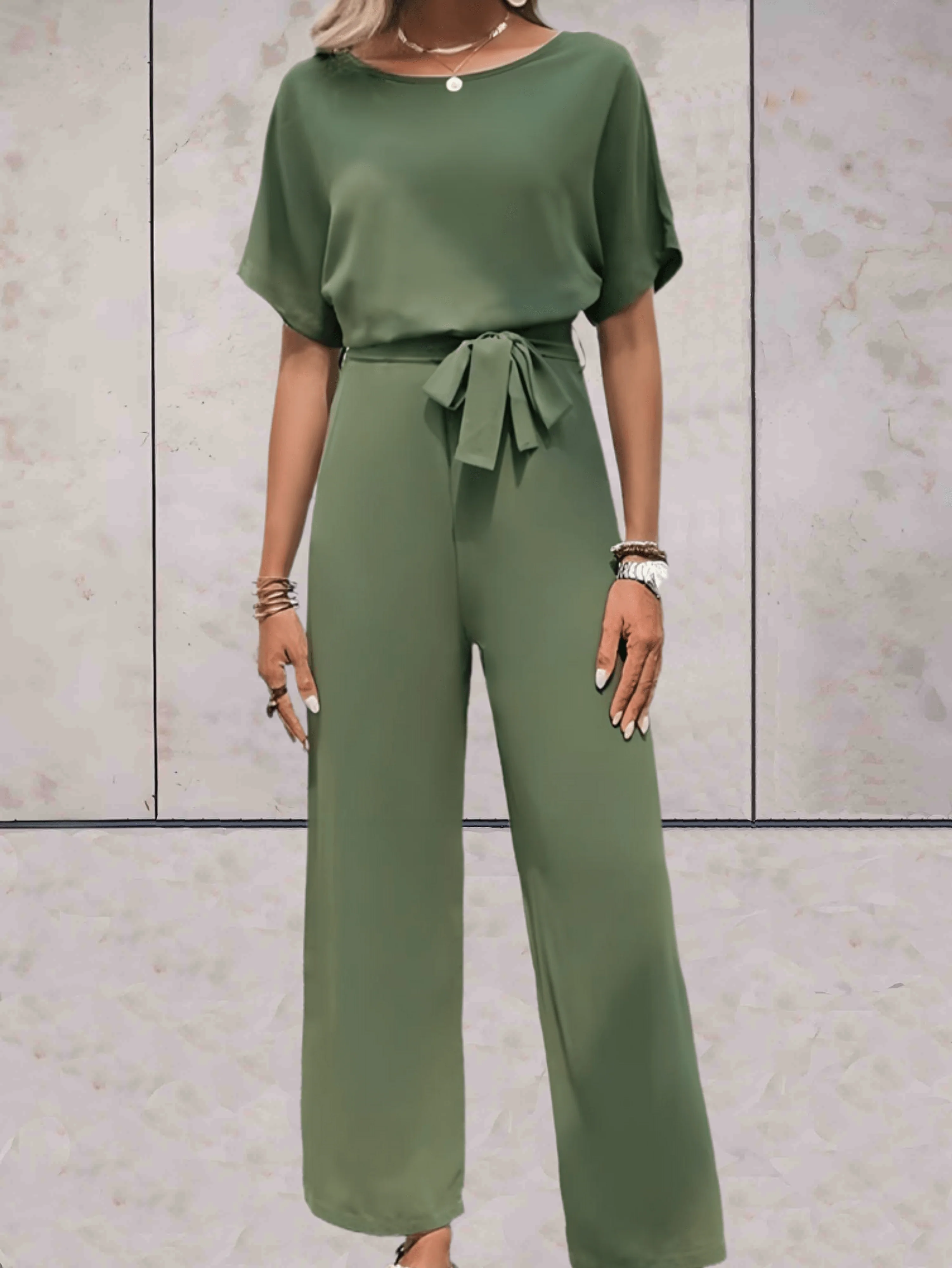 Heidi-Mode | Jumpsuit mit Gürtel und Kurzen Ärmeln - Image 10