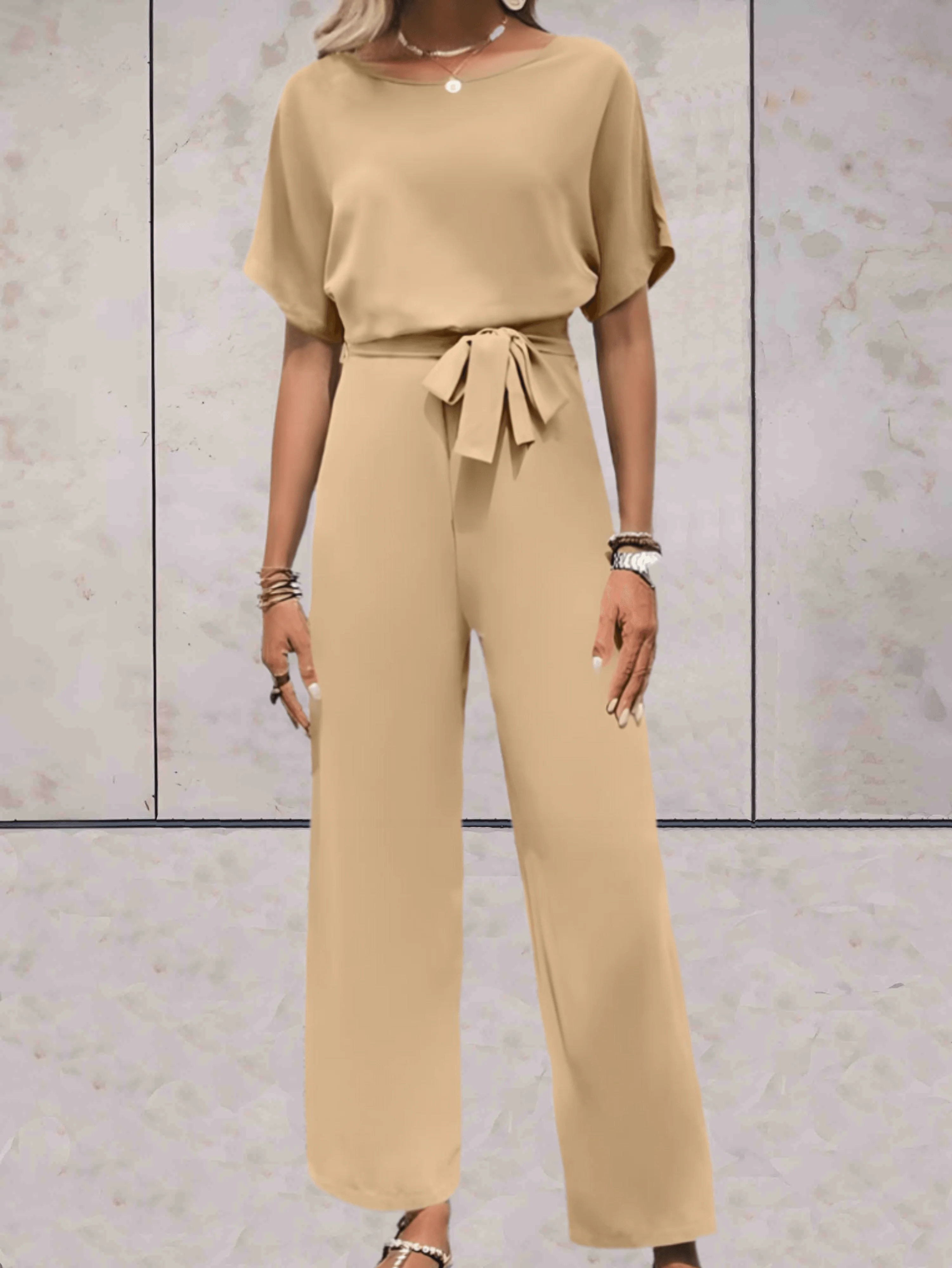 Heidi-Mode | Jumpsuit mit Gürtel und Kurzen Ärmeln - Image 5