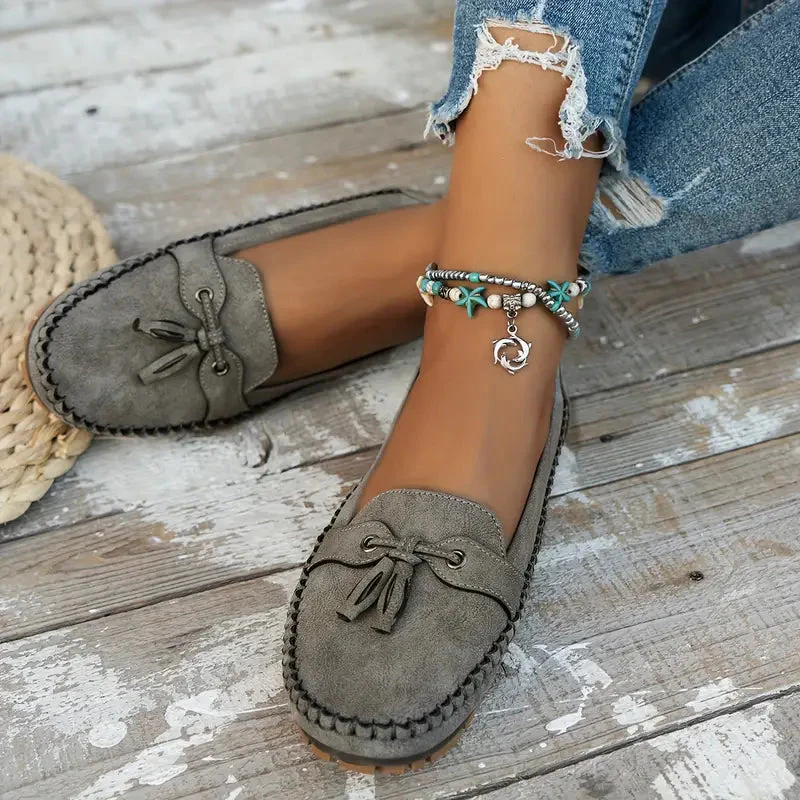 Heidi-Mode | Klassische Wildleder-Loafer mit Quastendetail für Damen - Image 6