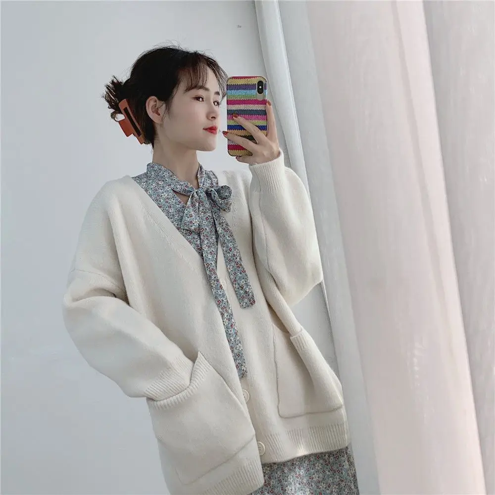 Heidi-Mode | Klassische Strickjacke mit Knöpfen für Zeitlosen Komfort für Frauen - Image 6