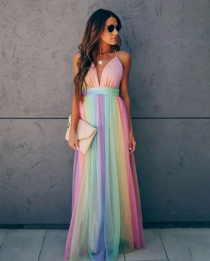 Heidi-Mode | Lebhaftes Regenbogenkleid für Einen Auffälligen Stil - Image 2