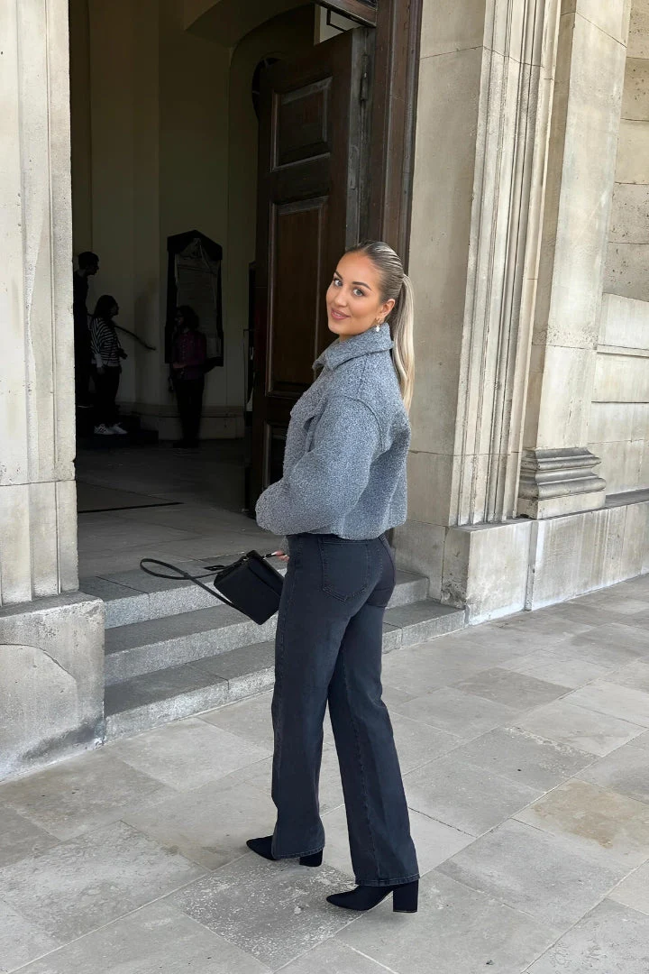 Heidi-Mode | Kurze Wolljacke Scharfer Kragen Strukturiert und Warm - Image 2