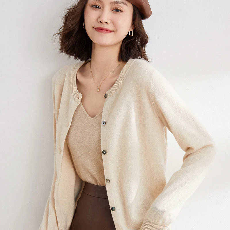 Heidi-Mode | Kuschelige Strickjacke mit Feinem Muster - Image 4
