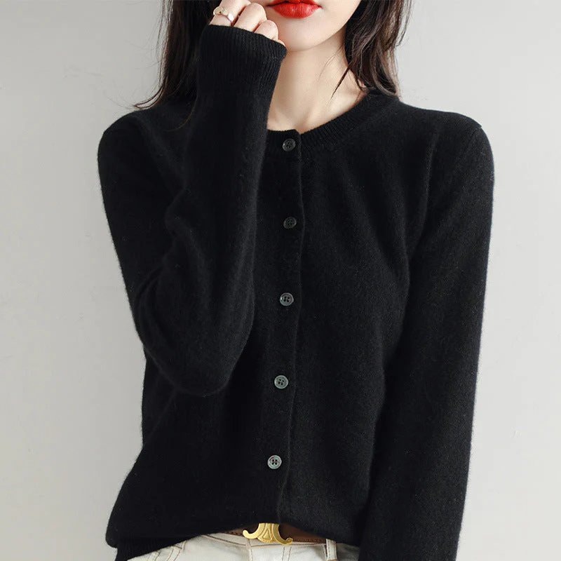 Heidi-Mode | Kuschelige Strickjacke mit Feinem Muster - Image 8