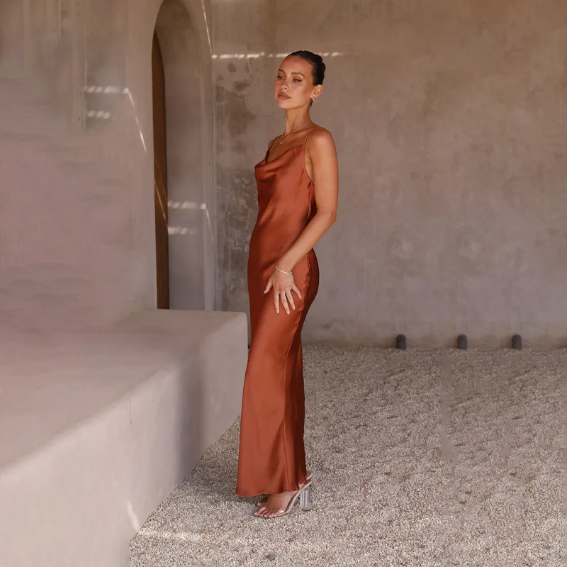 Heidi-Mode | Langes Satin Kleid - Image 3