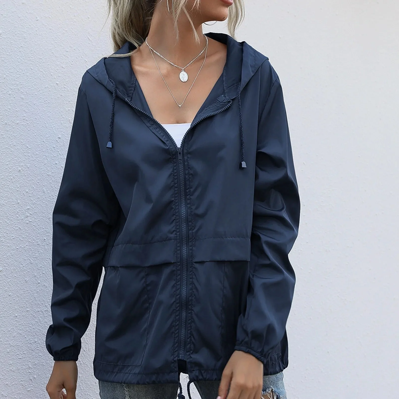 Heidi-Mode | Leichte Windjacke mit Kapuze - Image 3
