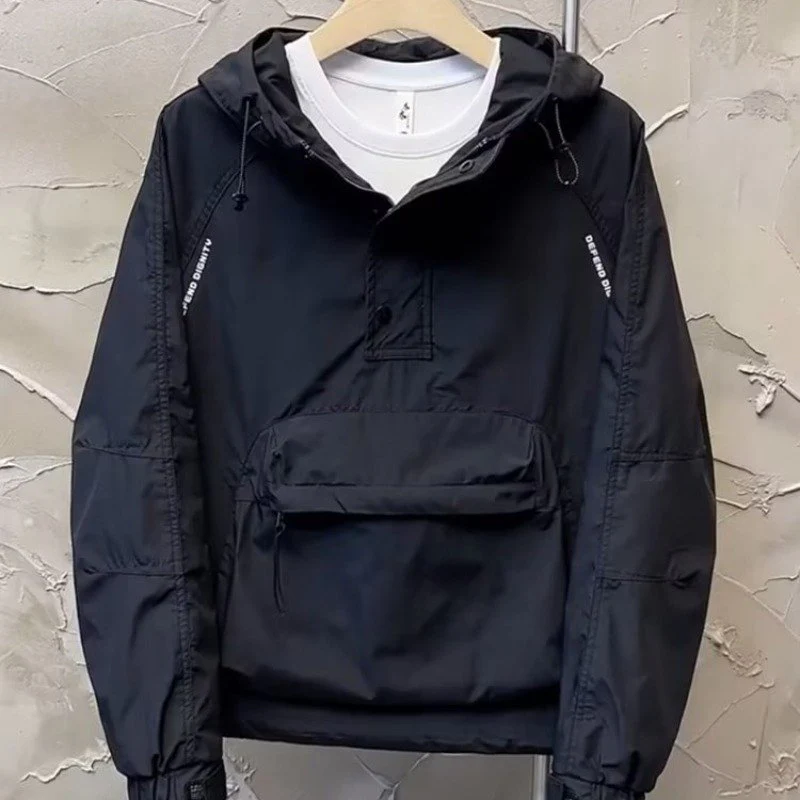 Heidi-Mode | Leichter Kapuzen Windbreaker mit Halbem Reißverschluss und Tasche - Image 3