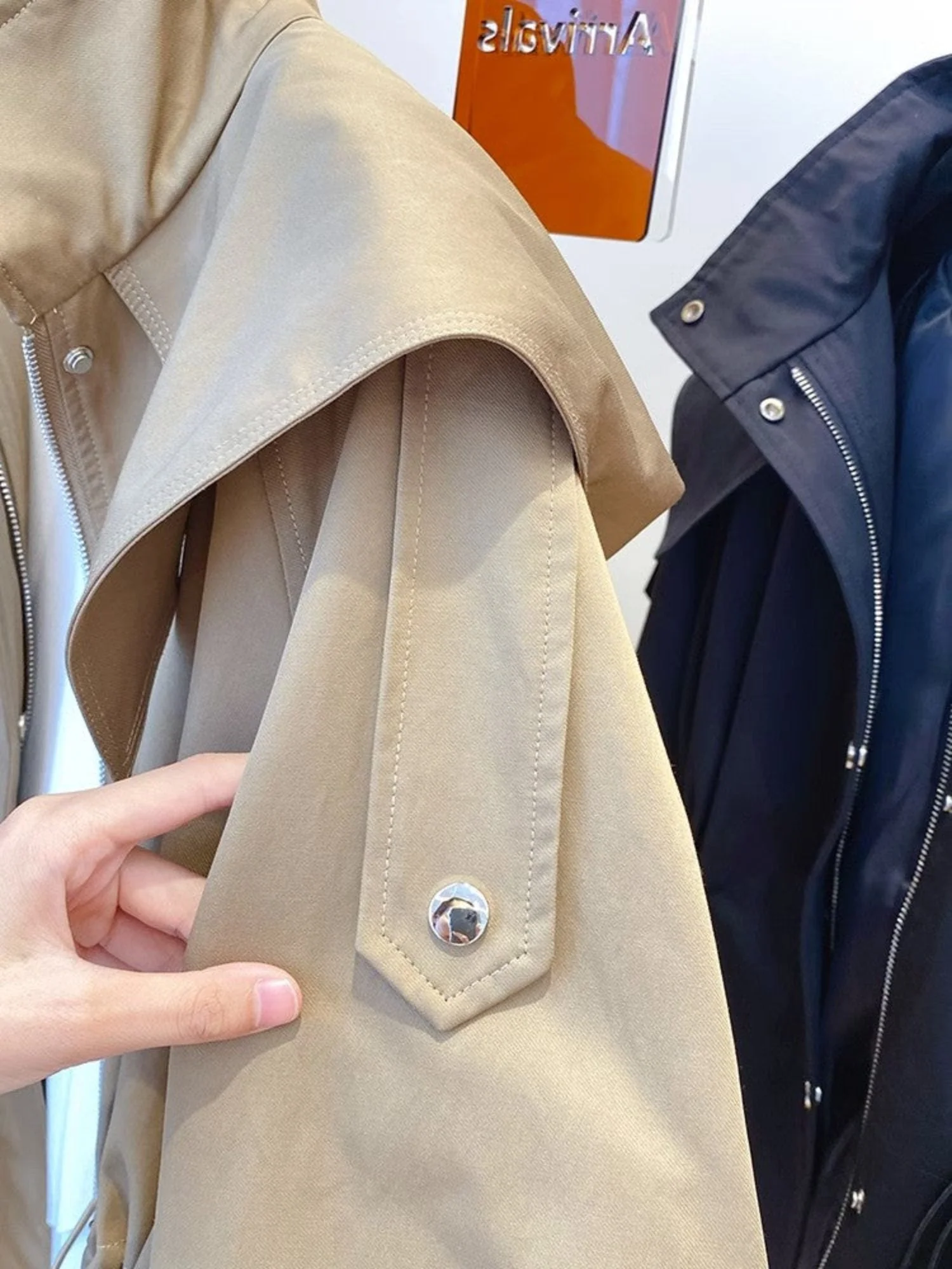 Heidi-Mode | Leichte Kapuzenjacke Ideal für Outdoor-Aktivitäten für Damen - Image 6