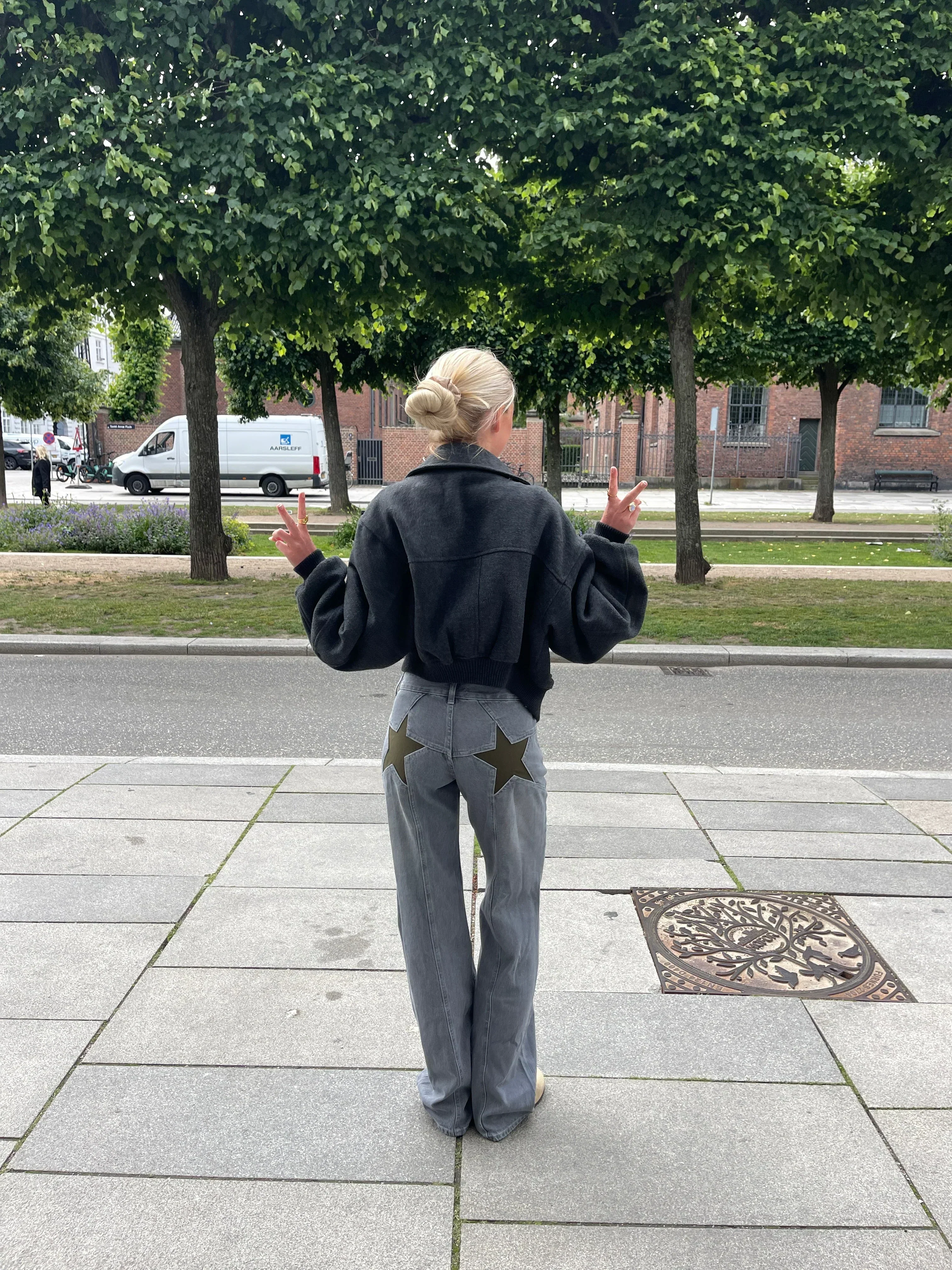 Heidi-Mode | Loose Fit Jeans mit Sternen - Image 5