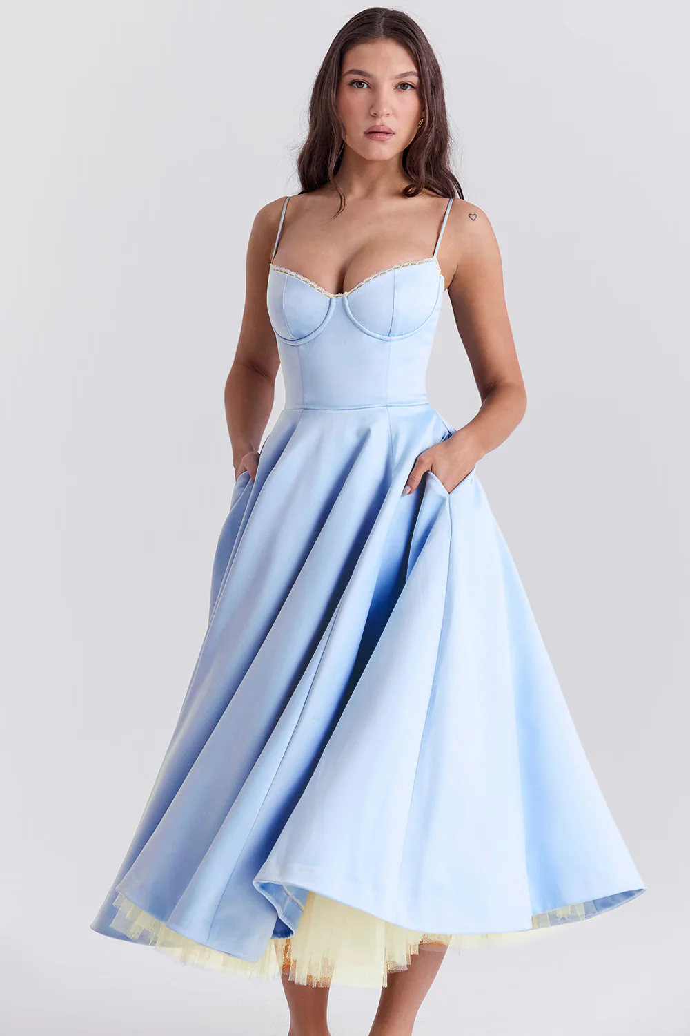 Heidi-Mode | Luxuriös Ausgestellte Kleid mit Spaghettiträgern für Frauen Hochzeit, Braut und Fest Kasana - Image 3