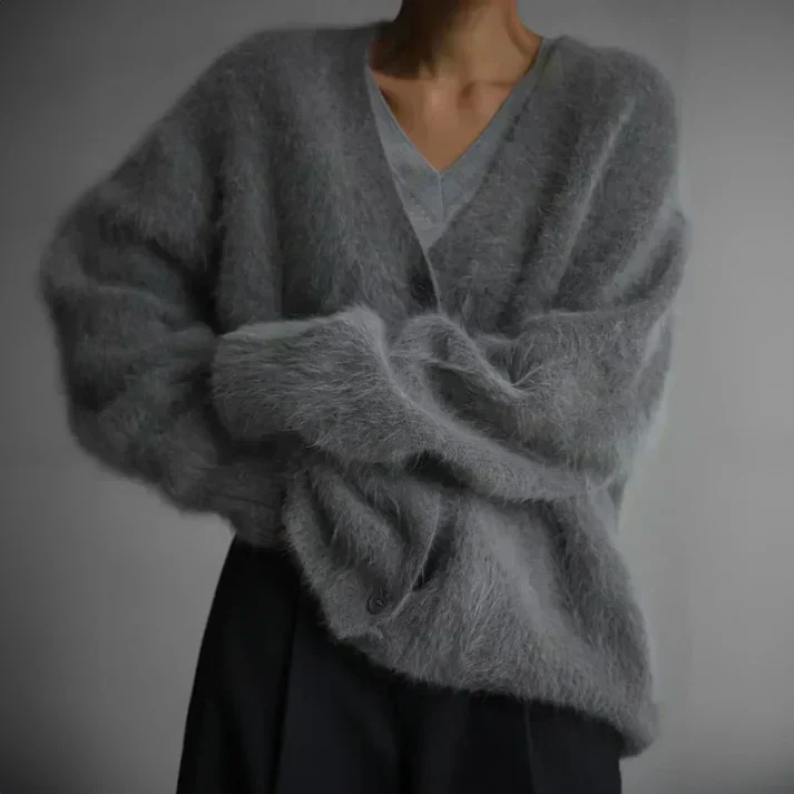 Heidi-Mode | Luxuriöser Überdimensionierter Flauschiger Kaschmirpullover mit Knopfverschluss - Image 7