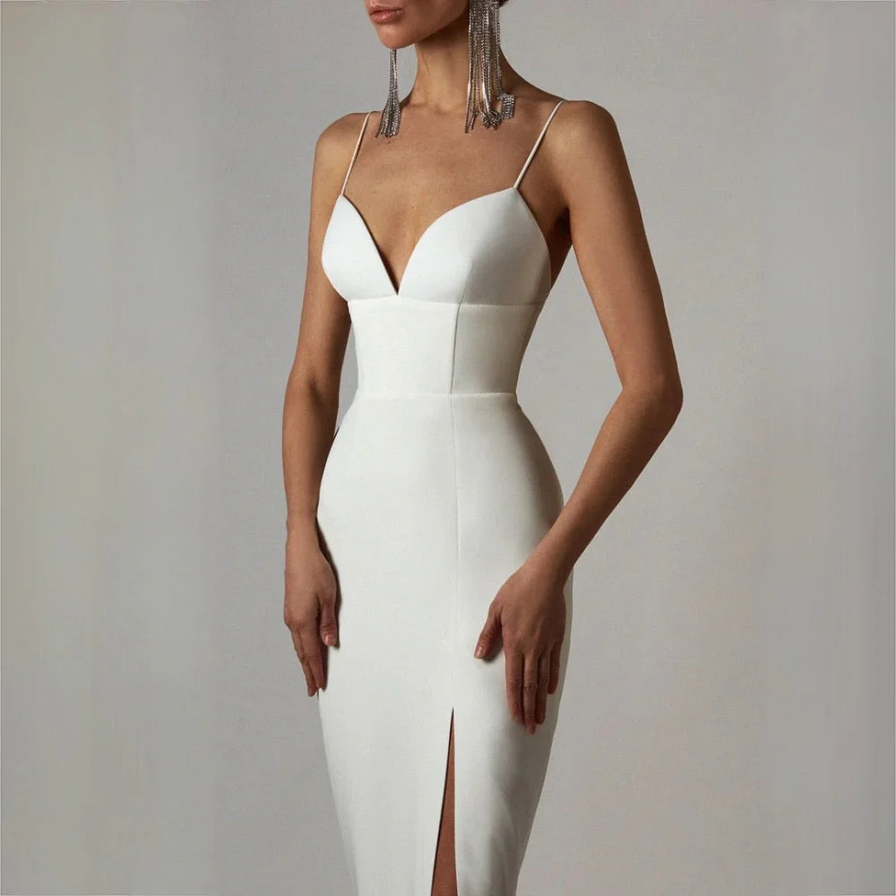 Heidi-Mode | Midikleid mit V-Ausschnitt und Spaghettiträgern - Image 6