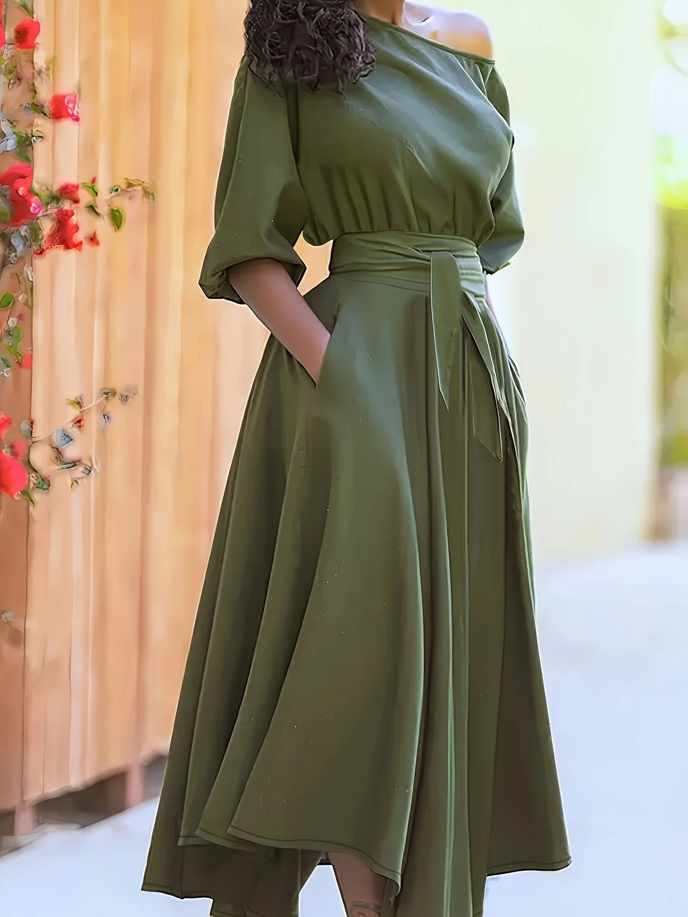 Heidi-Mode | Off Shoulder Midi Kleid mit Gürtel und Asymmetrischem Saum - Image 2