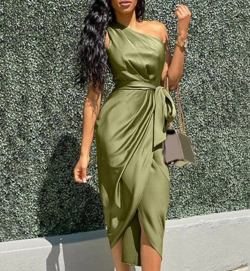 Heidi-Mode | One Shoulder Midi Kleid Asymmetrische Passform Taillenknoten Detail Eleganter Drapierter Rock - Image 2