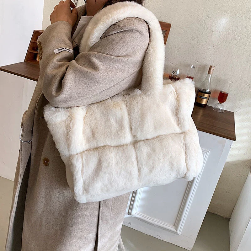 Heidi-Mode | Pipe Plush Handtasche - Eine Bequeme und Winterliche Damenhandtasche