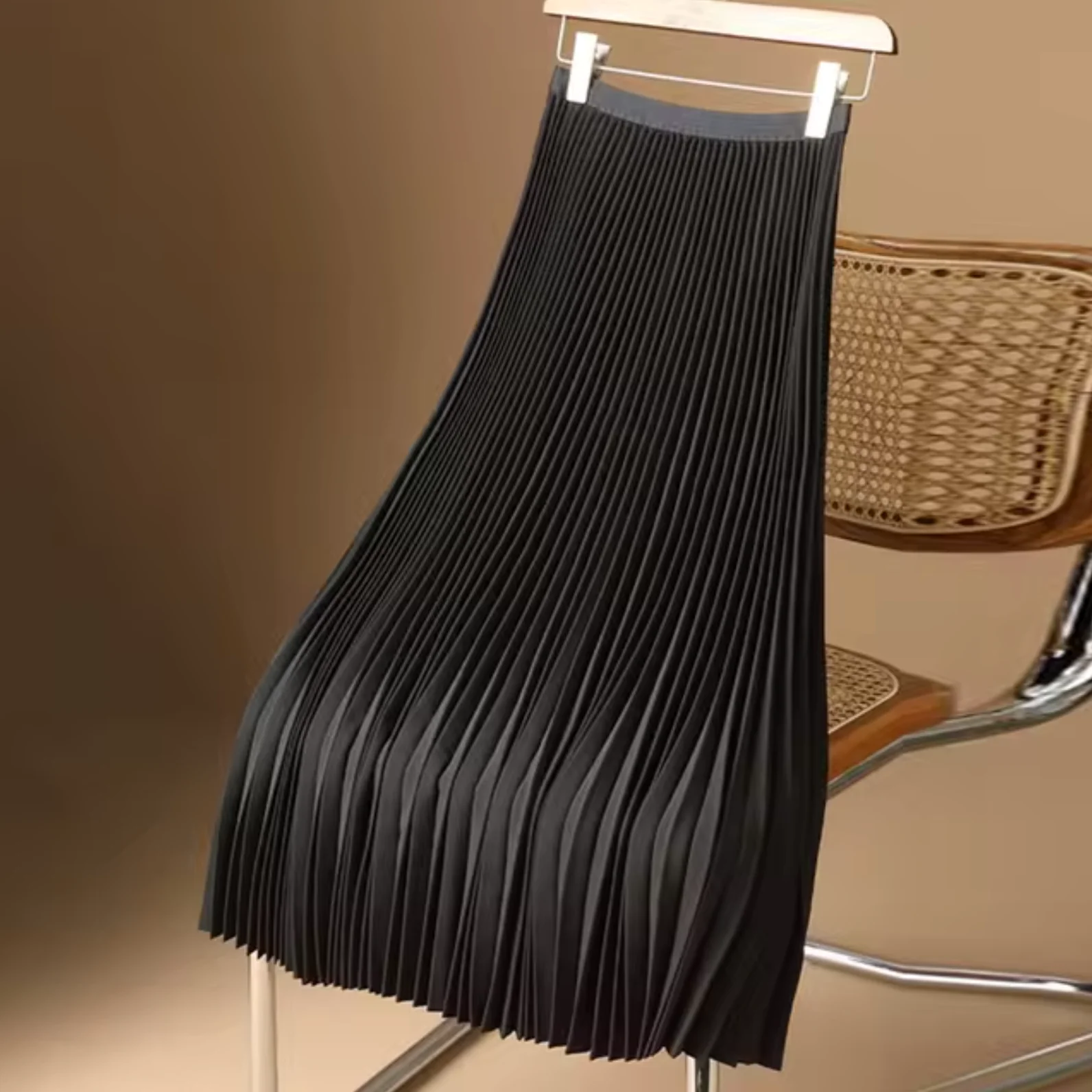 Heidi-Mode | Plissierter Baumwoll-Satin Maxi-Rock - Image 2