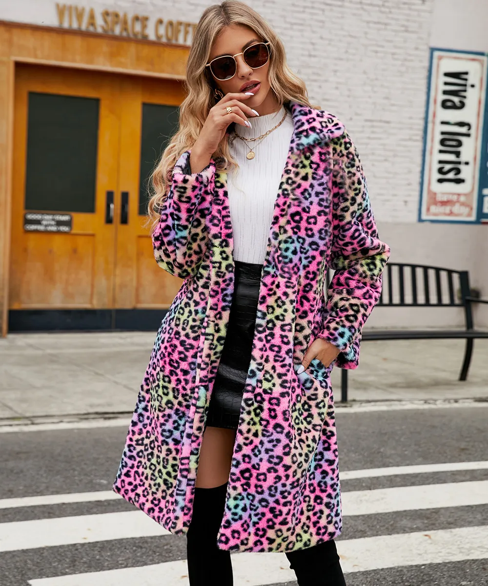 Heidi-Mode | Plüschmantel mit Leopardenprint - Image 5