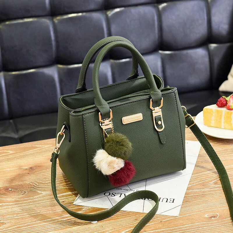Heidi-Mode | Damen-Tasche Lederhandtasche mit 3 Weichen Plüschbällen - Image 10
