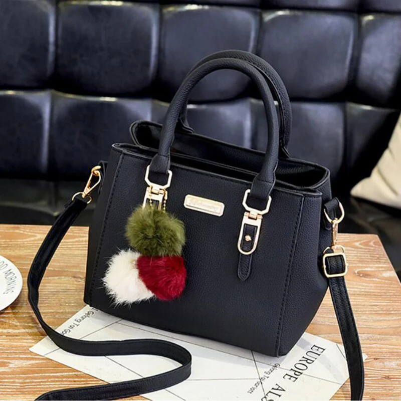 Heidi-Mode | Damen-Tasche Lederhandtasche mit 3 Weichen Plüschbällen - Image 4