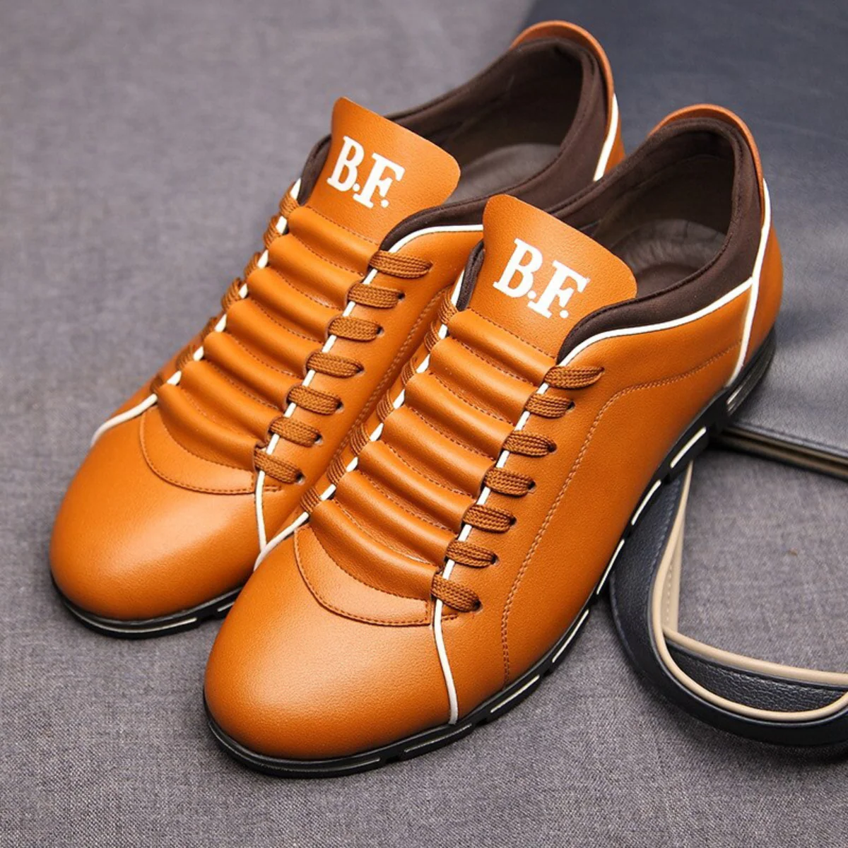 Heidi-Mode | Premium Leder Sneaker für Herren - Image 4