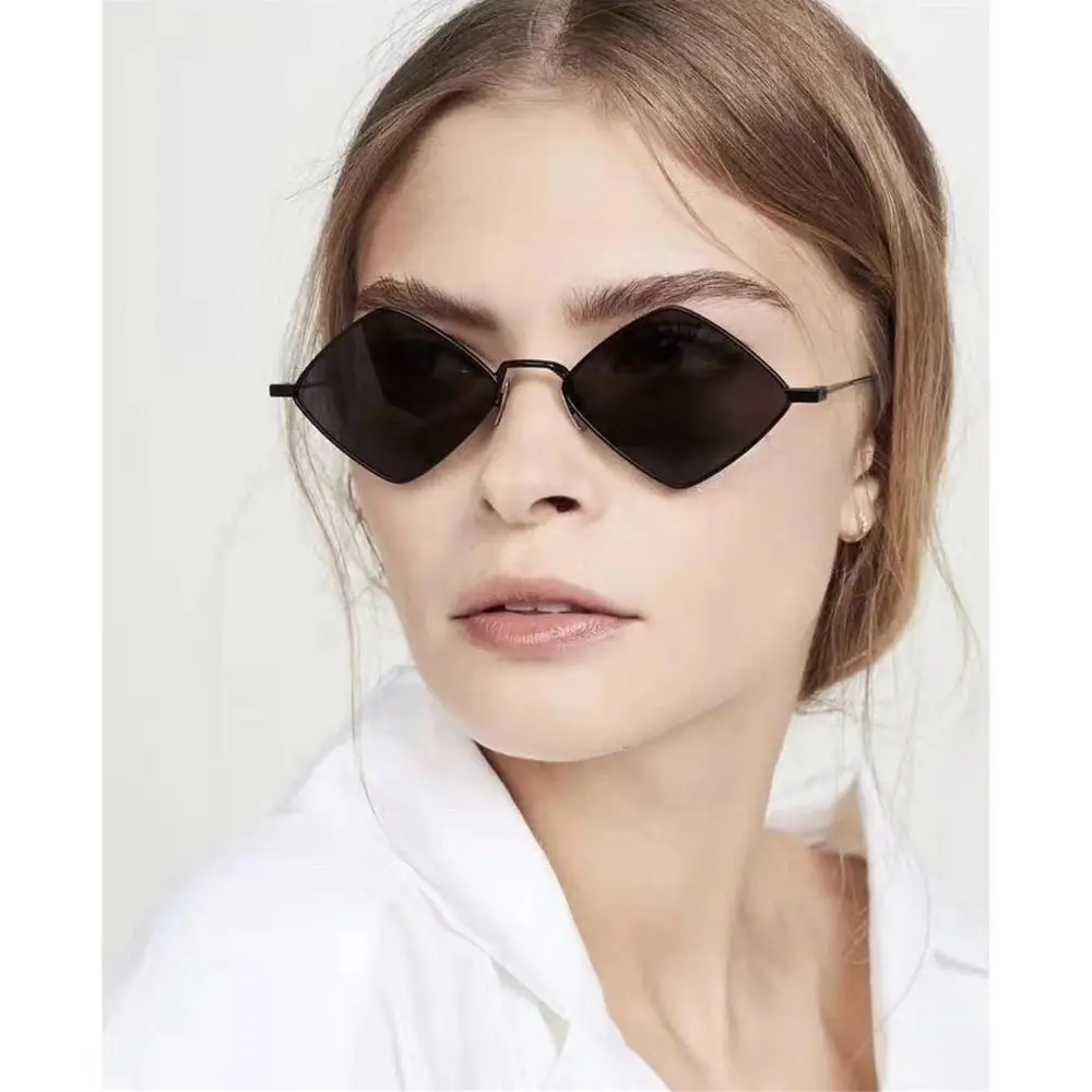 Heidi-Mode | Quadratische Sonnenbrille für Damen Kühn & Trendy - Image 4