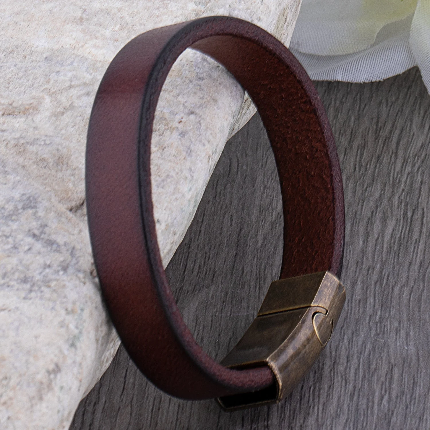 Heidi-Mode | Robuste Lederarmband mit Messingschließe - Image 2