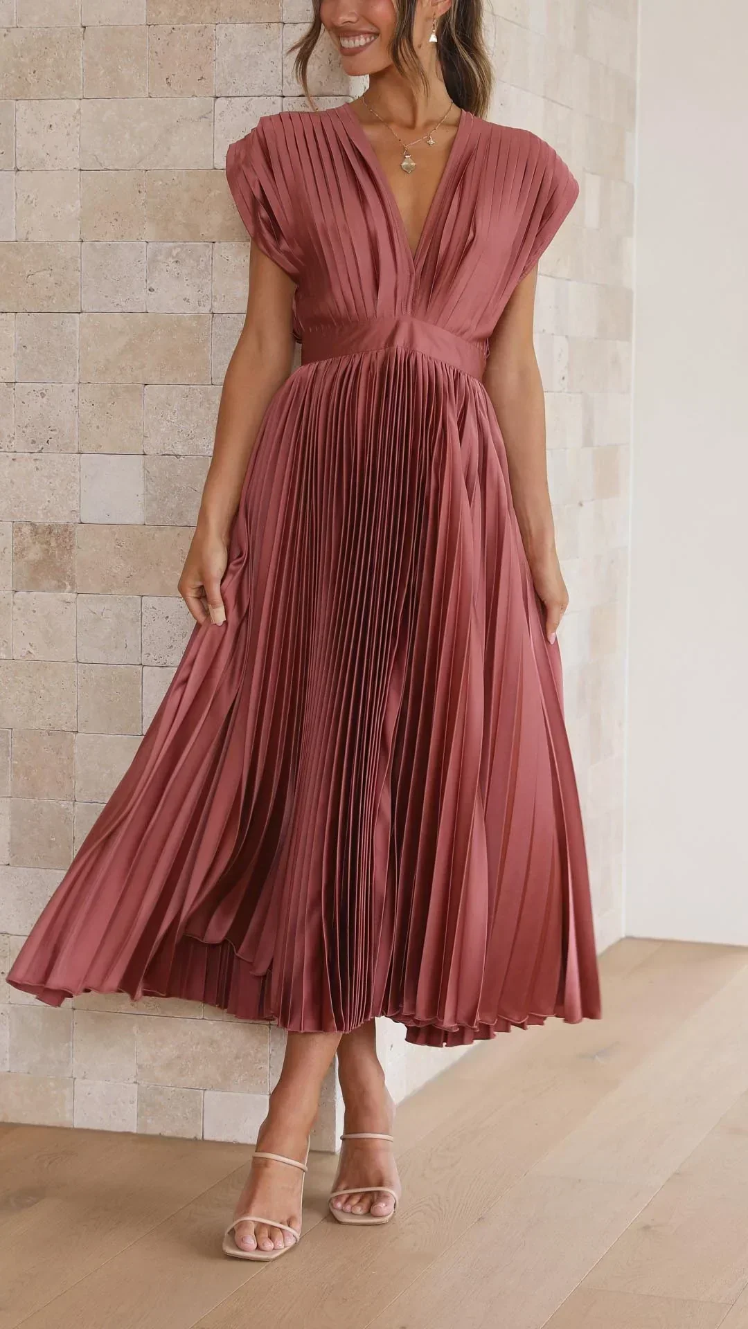 Heidi-Mode | Kleid mit V Ausschnitt und Rückenkrawatte - Image 10