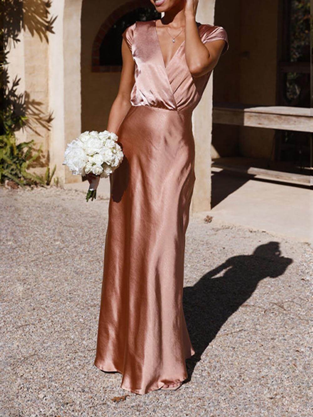 Heidi-Mode | Satiniertes Fishtail Maxikleid mit V-Ausschnitt für Damen - Image 2