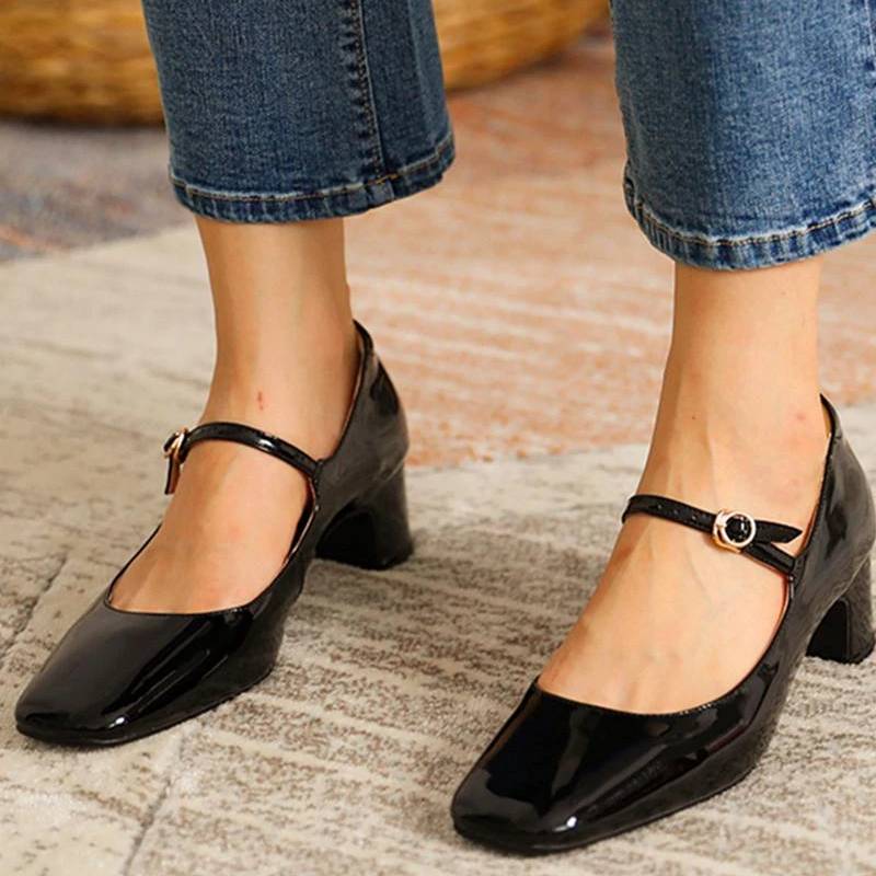 Heidi-Mode | Schuhe mit Glänzendem Blockabsatz - Image 5