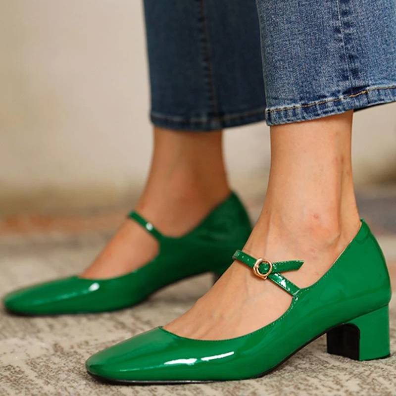 Heidi-Mode | Schuhe mit Glänzendem Blockabsatz - Image 6