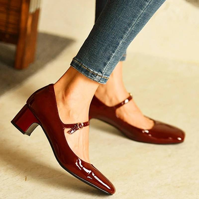 Heidi-Mode | Schuhe mit Glänzendem Blockabsatz - Image 7