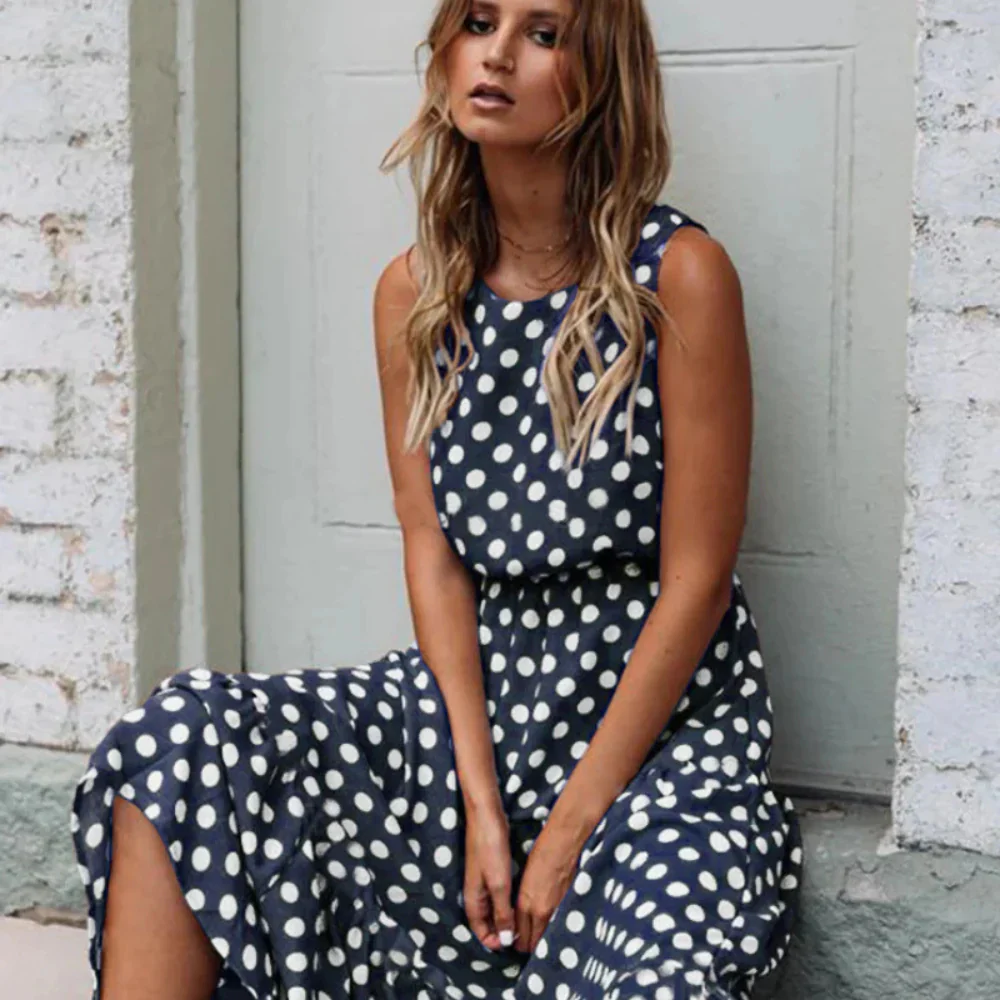 Heidi-Mode | Schwarzes Polka Dot Midikleid für Einen Retro Chic Look - Image 5