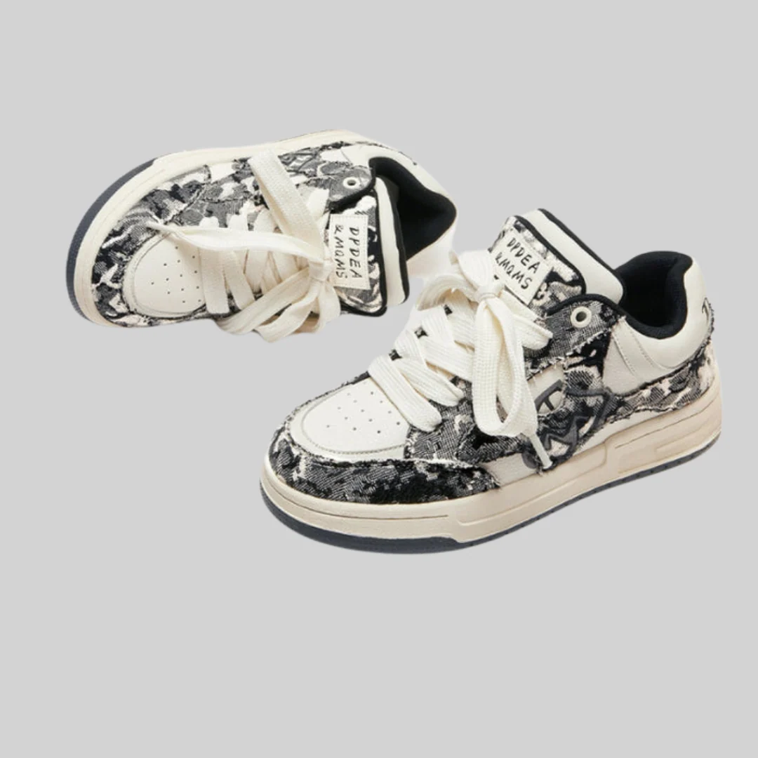 Heidi-Mode | Sneakers - Casual - Retro Kreuz Graffiti - Image 2