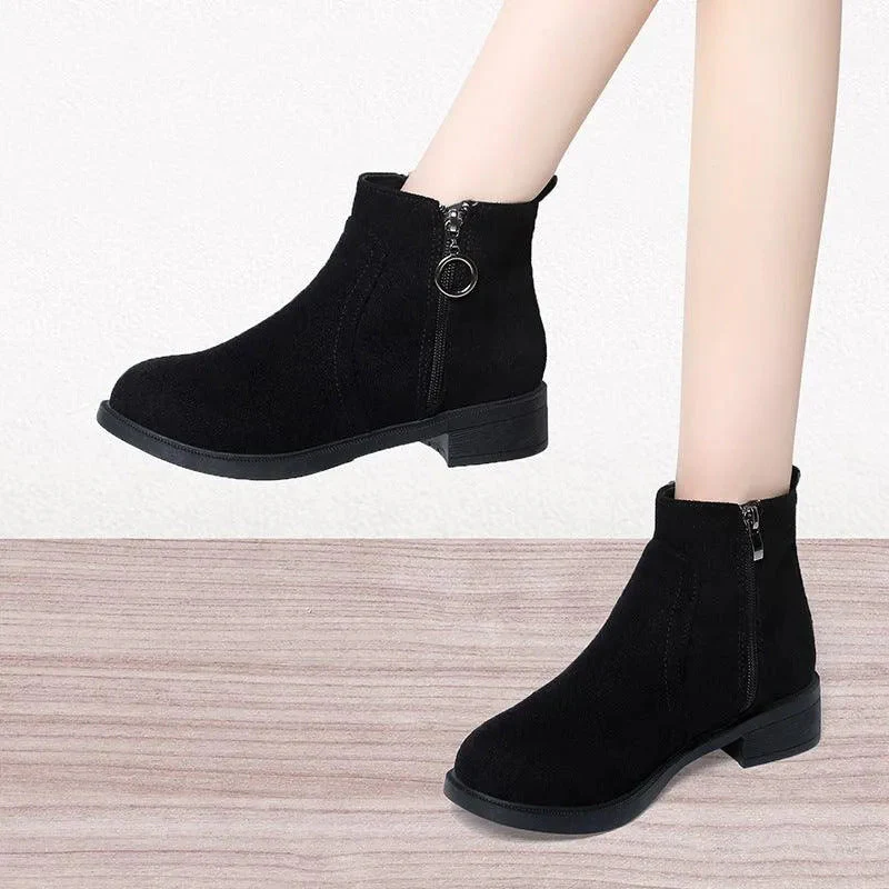 Heidi-Mode | Chunky-Heeled Ankle Boots - Image 4