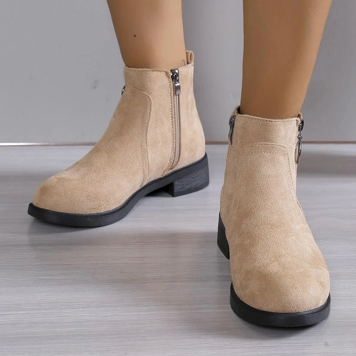 Heidi-Mode | Chunky-Heeled Ankle Boots - Image 5