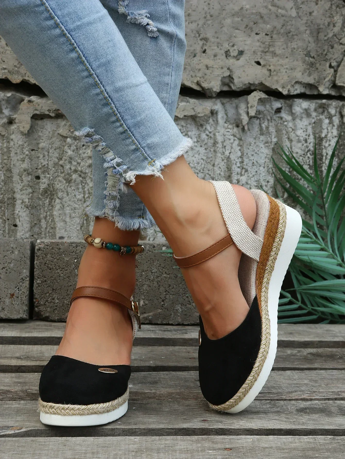 Heidi-Mode | Stilvolle, Bequeme Keilabsätze für Damen für Den Eleganten Look - Image 2