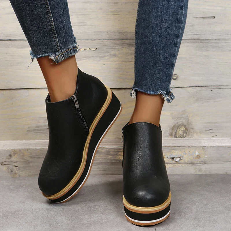 Heidi-Mode | Stilvolle Stiefeletten mit Zipper und Plateau - Image 7