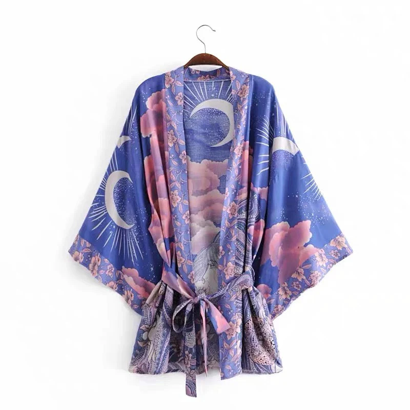 Heidi-Mode | Strandkimono mit „Mystic Blue Moon Starrynight“-Aufdruck - Image 3