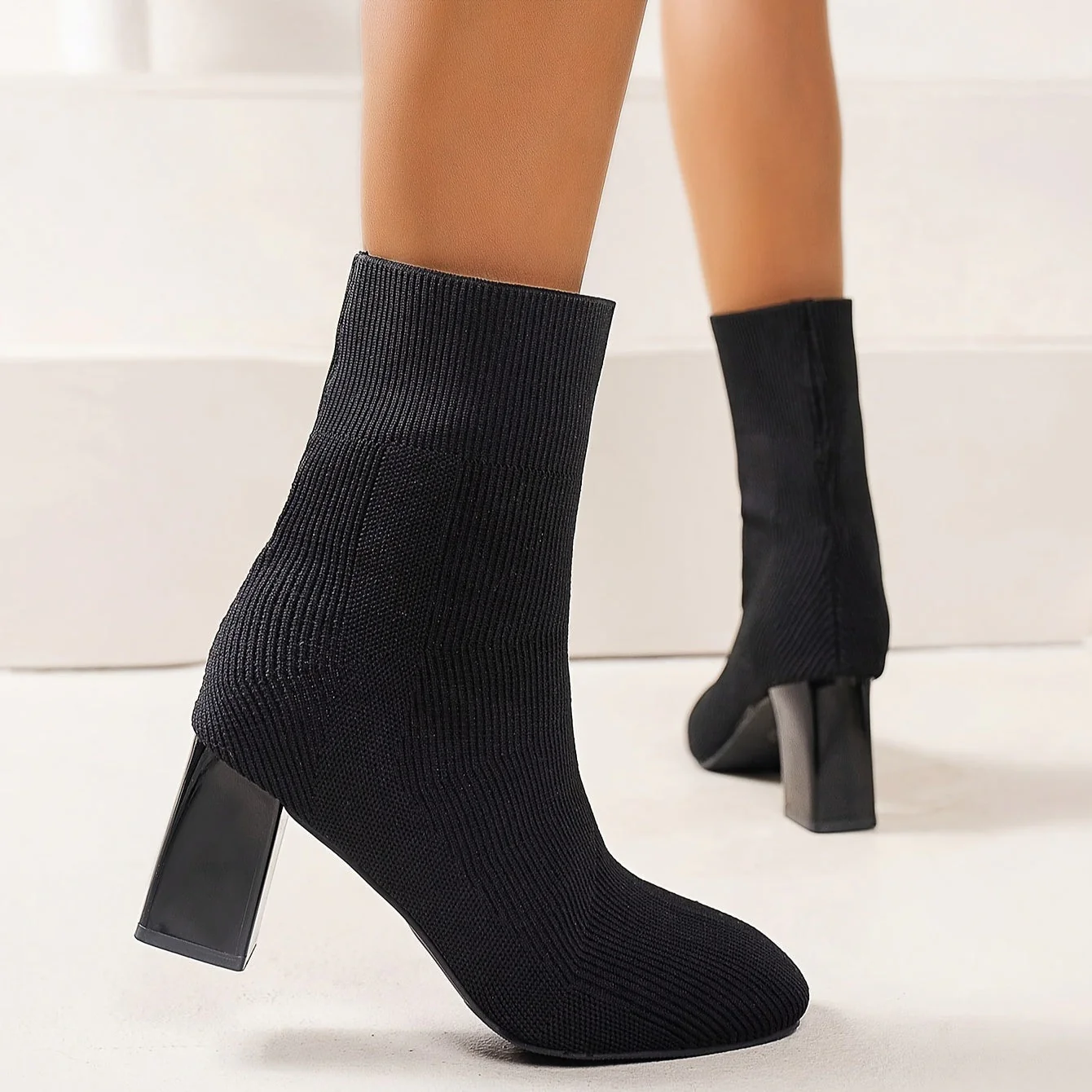 Heidi-Mode | Strickstiefel mit Halbhohem Schaft und Blockabsatz - Image 7