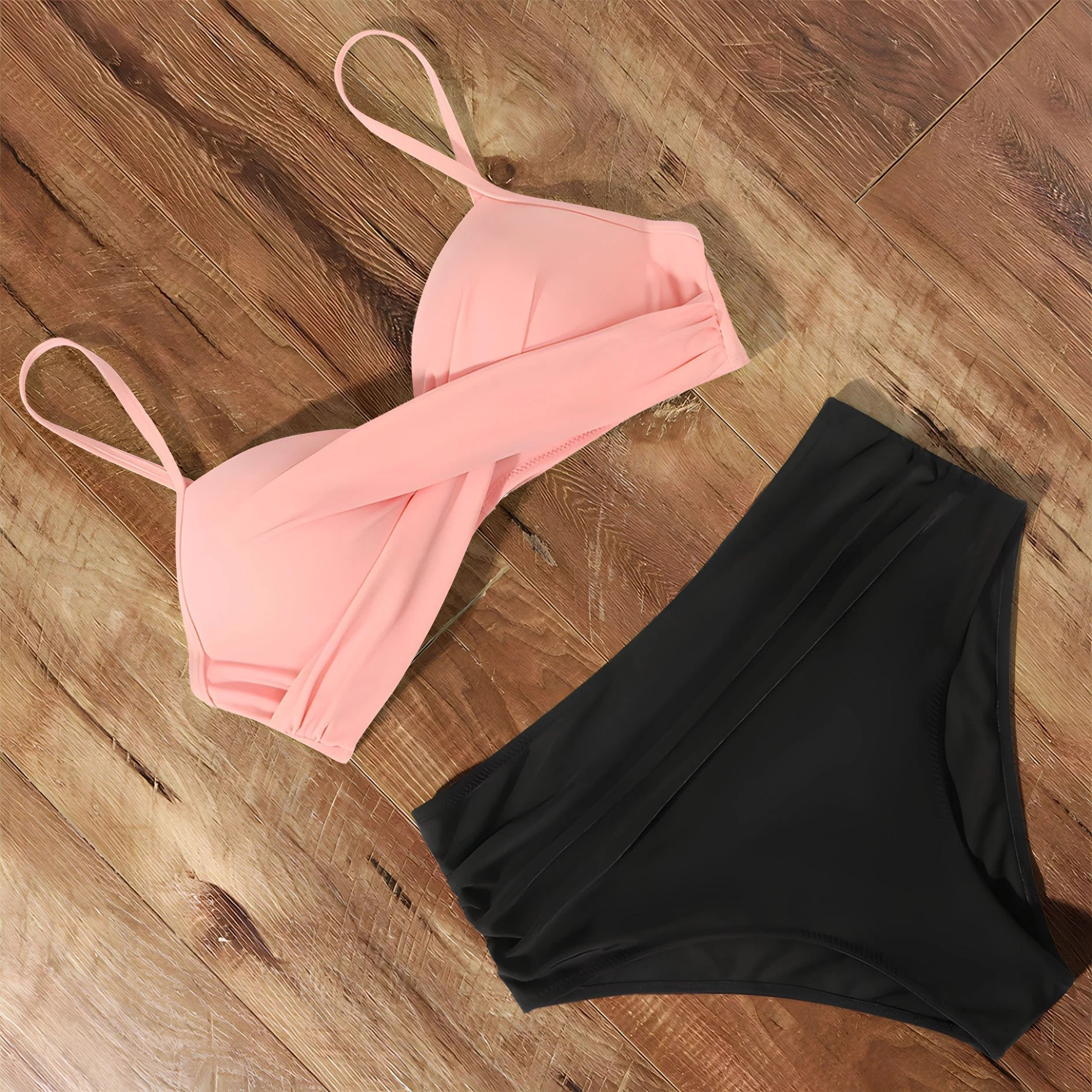 Heidi-Mode | Stylischer High-Waisted Bikini