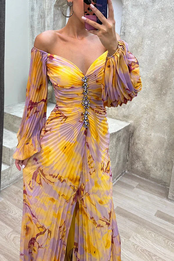 Heidi-Mode | Sunset Serenade Bedrucktes Off-Shoulder Maxikleid mit Diamantverzierungen und Faltenröcken mit Schlitz - Image 4