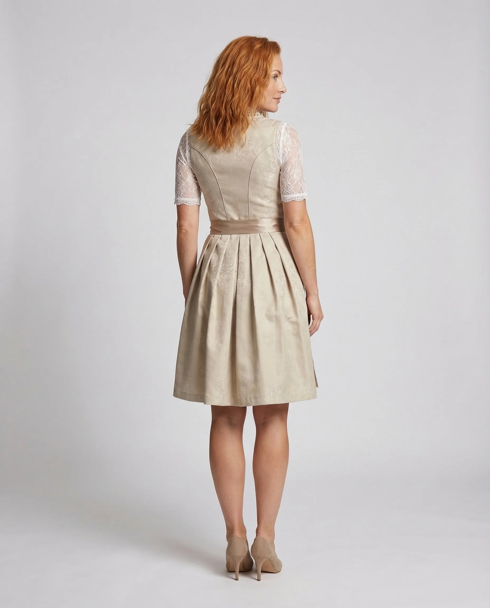 Damen Traditionelles Dirndlkleid mit Schnürmieder, Schürze & Spitzenbluse | Heidi-Mode - Image 4