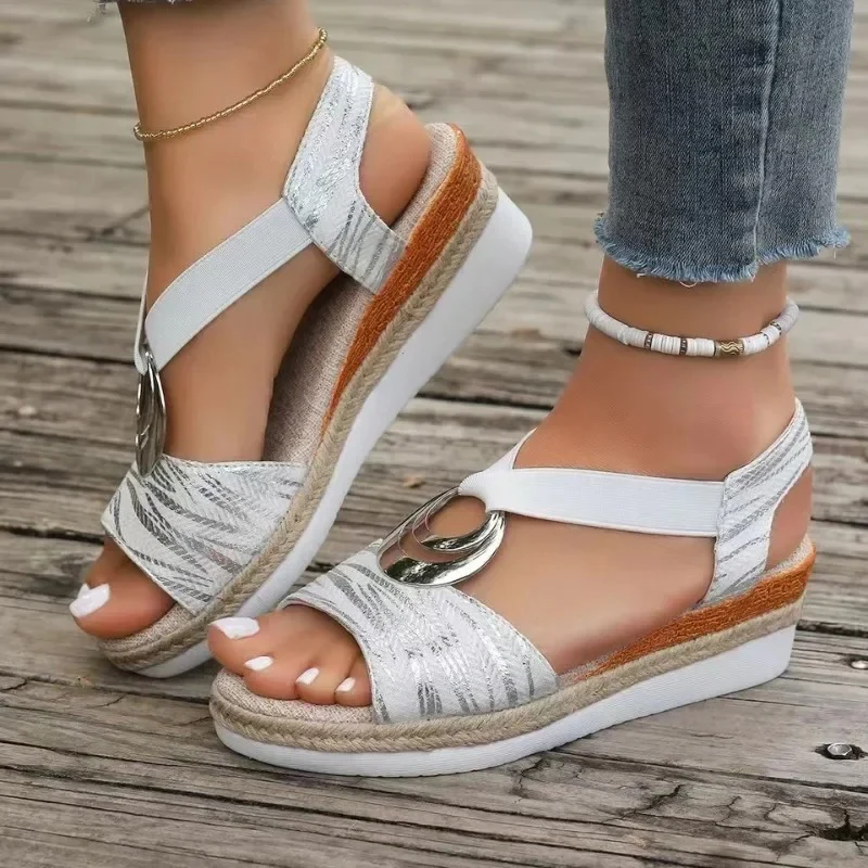 Heidi-Mode | Vielseitige Stylische Sandalen - Image 9