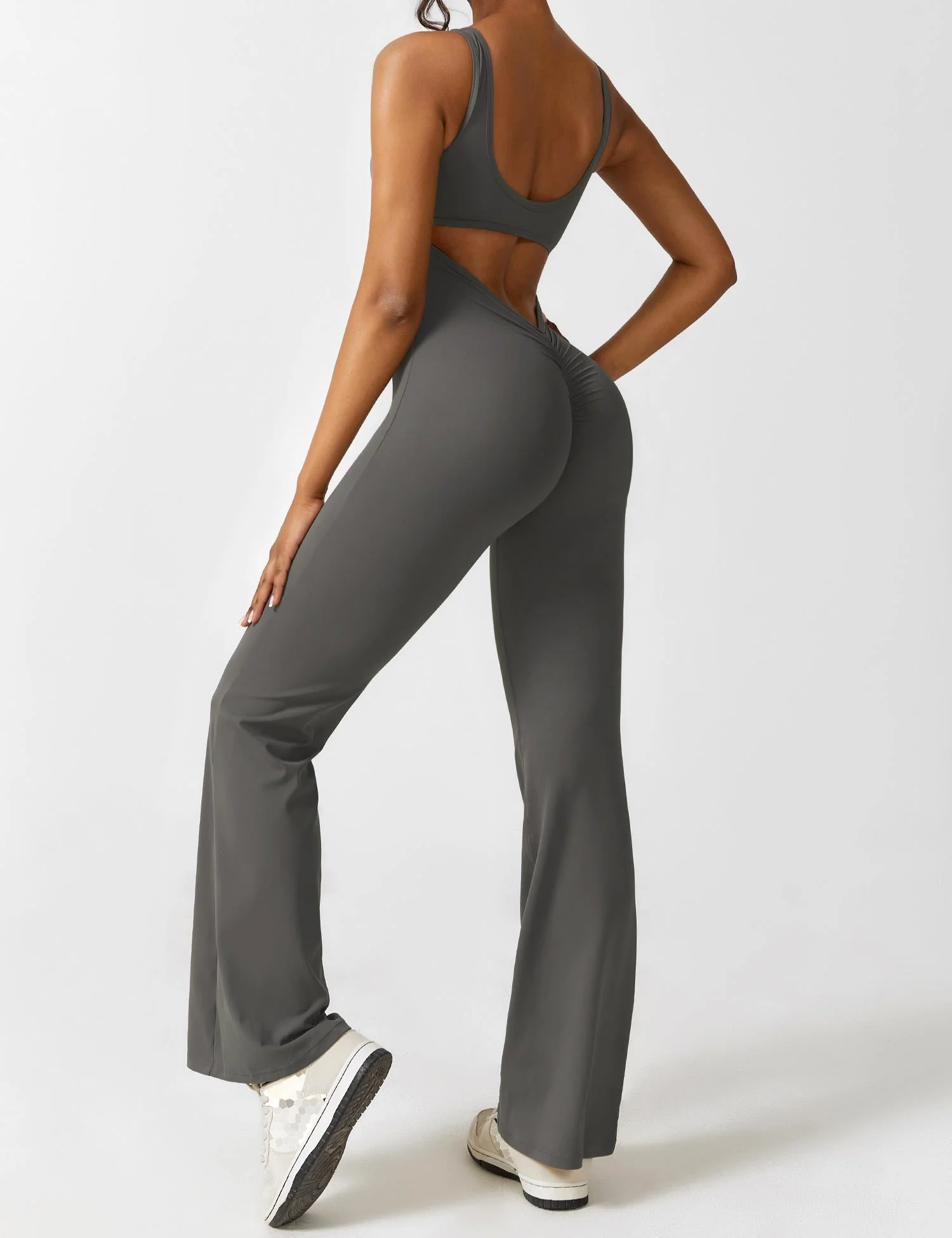 Heidi-Mode | V-Rücken Auslaufender Jumpsuit - Image 17