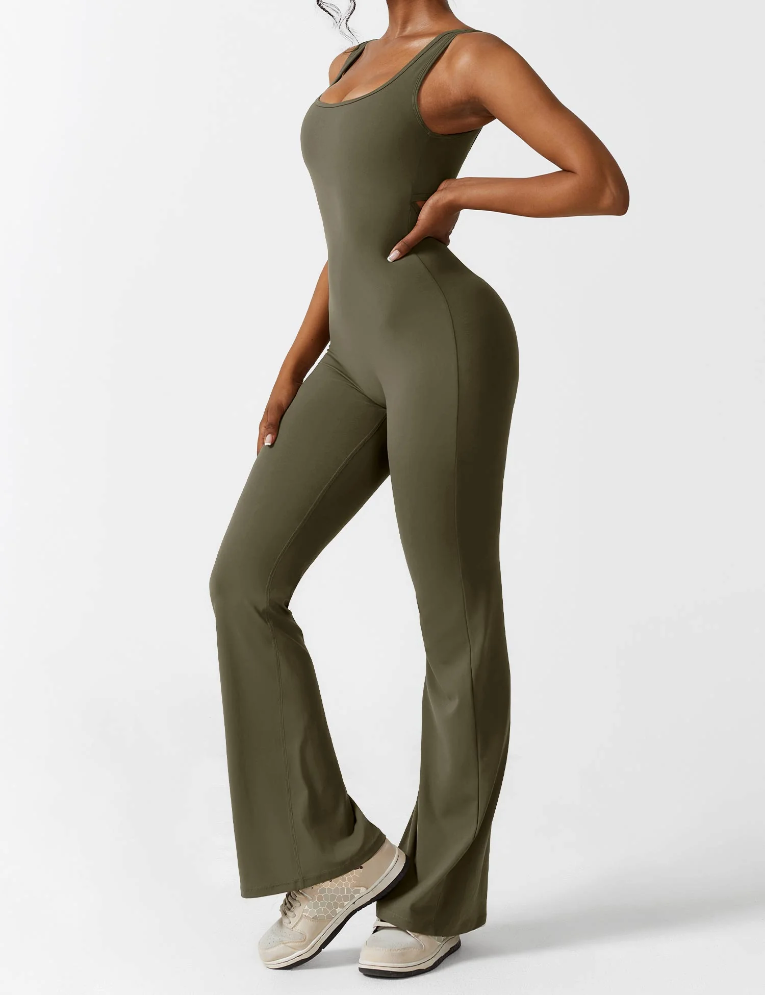 Heidi-Mode | V-Rücken Auslaufender Jumpsuit - Image 28