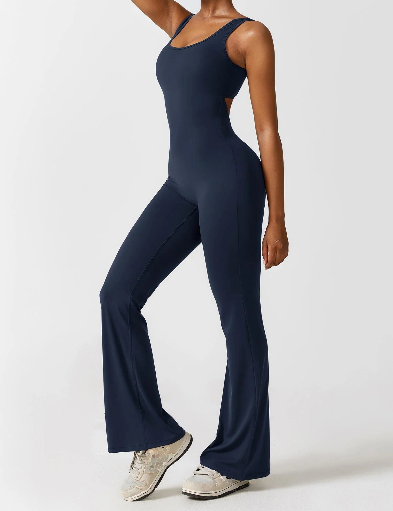Heidi-Mode | V-Rücken Auslaufender Jumpsuit - Image 3